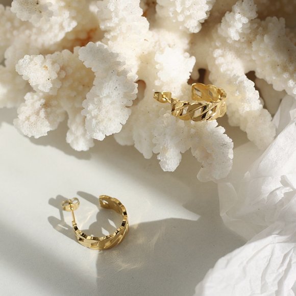 NEW 18K Gold Plated Braided Round Hoop Earrings 0 - Picture 9 of 10